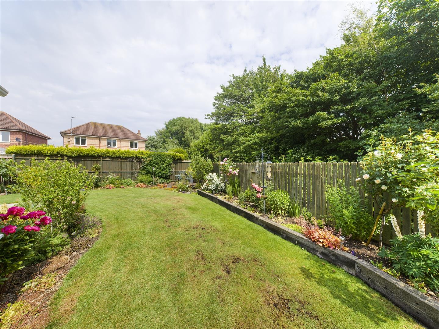 Stuart Close, Bridlington Belts Estate Agents